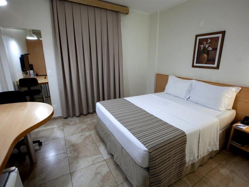 Oitis Hotel Goiânia Exteriör bild