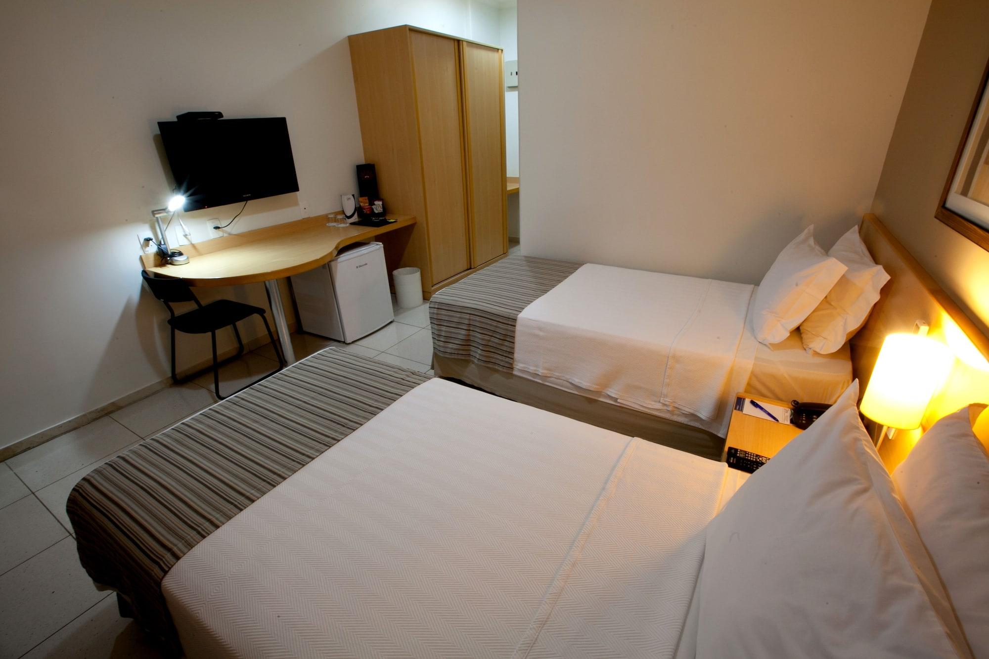 Oitis Hotel Goiânia Exteriör bild