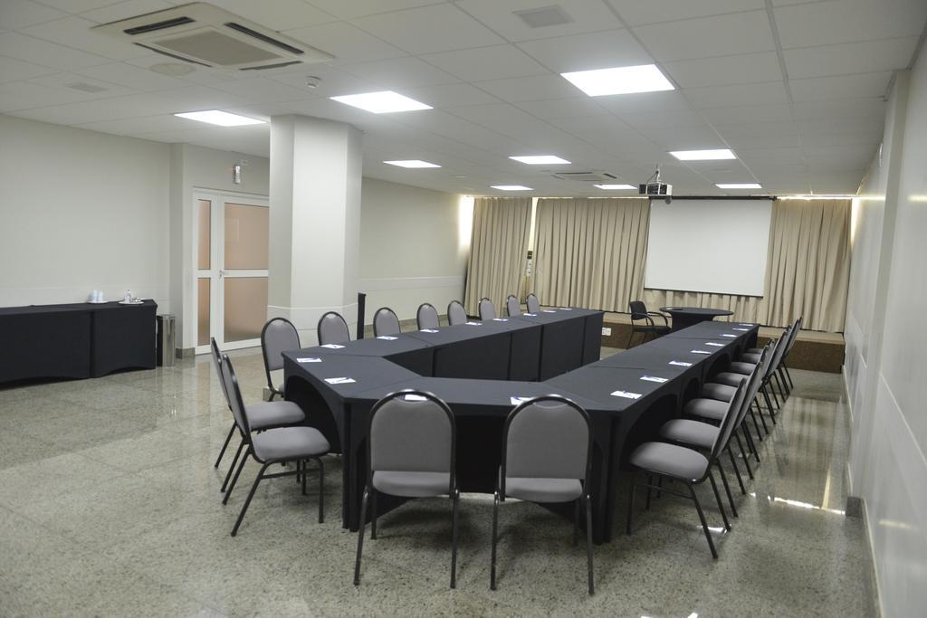 Oitis Hotel Goiânia Exteriör bild