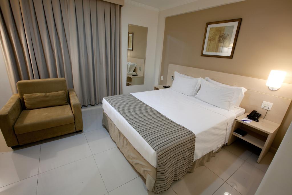 Oitis Hotel Goiânia Exteriör bild